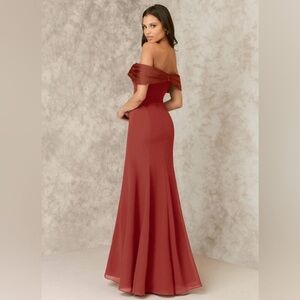 Black color’ NEW WITH TAGS AZAZIE off shoulder stretch chiffon dress size 18